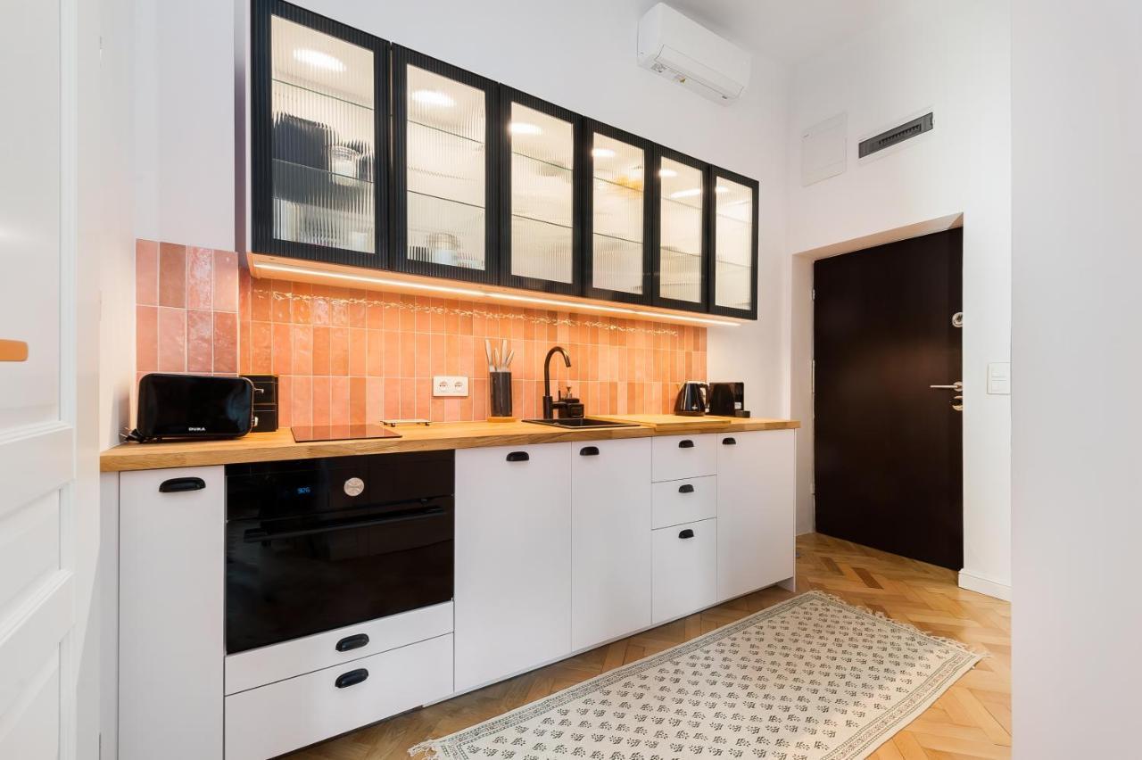 Flora Design Old Town- Free Parking Apartment Krakow Exterior photo